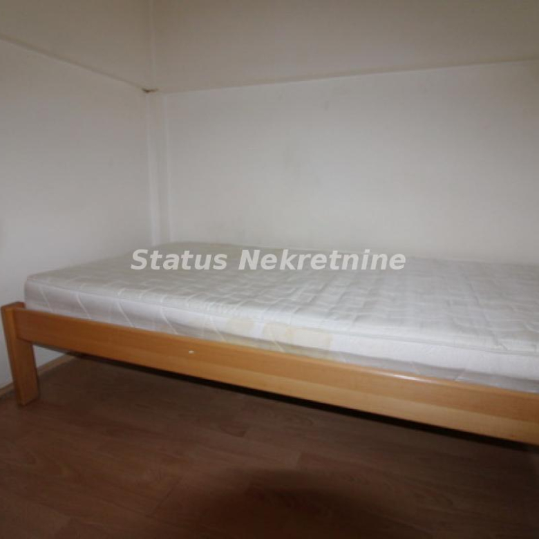 Stan Izdavanje Novi Sad  27 m2
