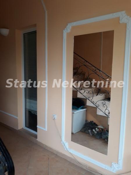 Kuća Prodaja Novi Sad  330 m2