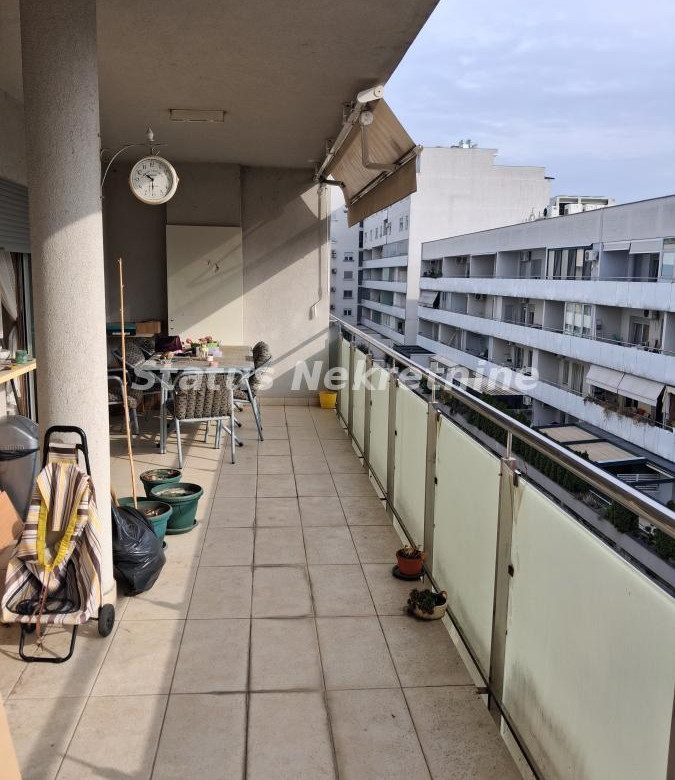 Stan Prodaja Novi Sad  148 m2