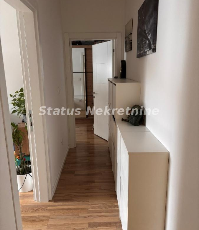 Stan Prodaja Novi Sad  82 m2