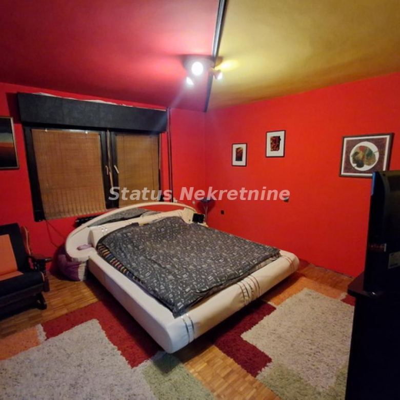 Kuća Prodaja Novi Sad  330 m2