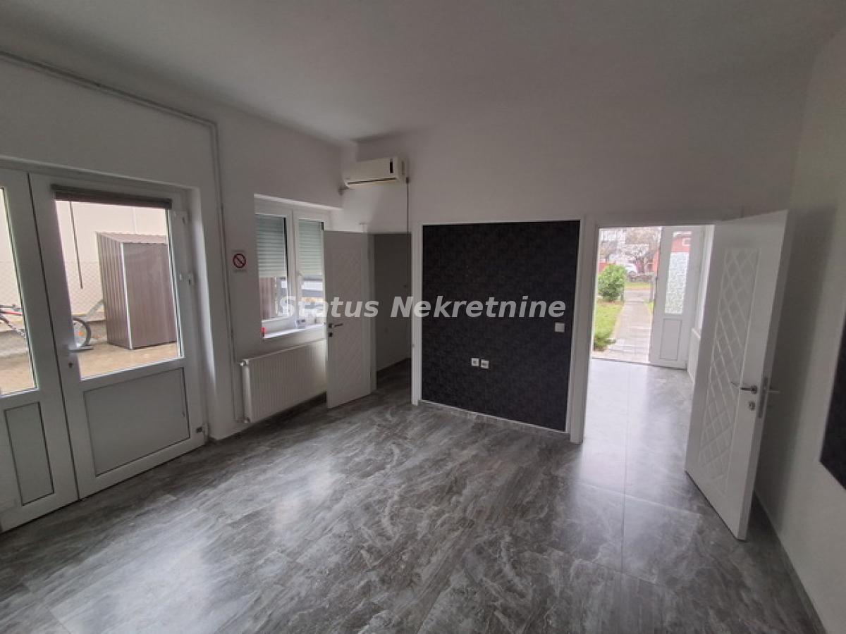 Lokal Izdavanje Novi Sad  100 m2
