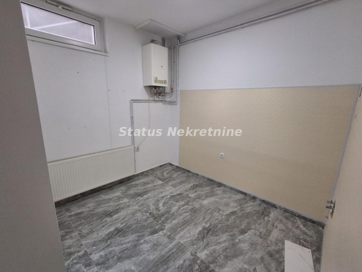 Lokal Izdavanje Novi Sad  100 m2