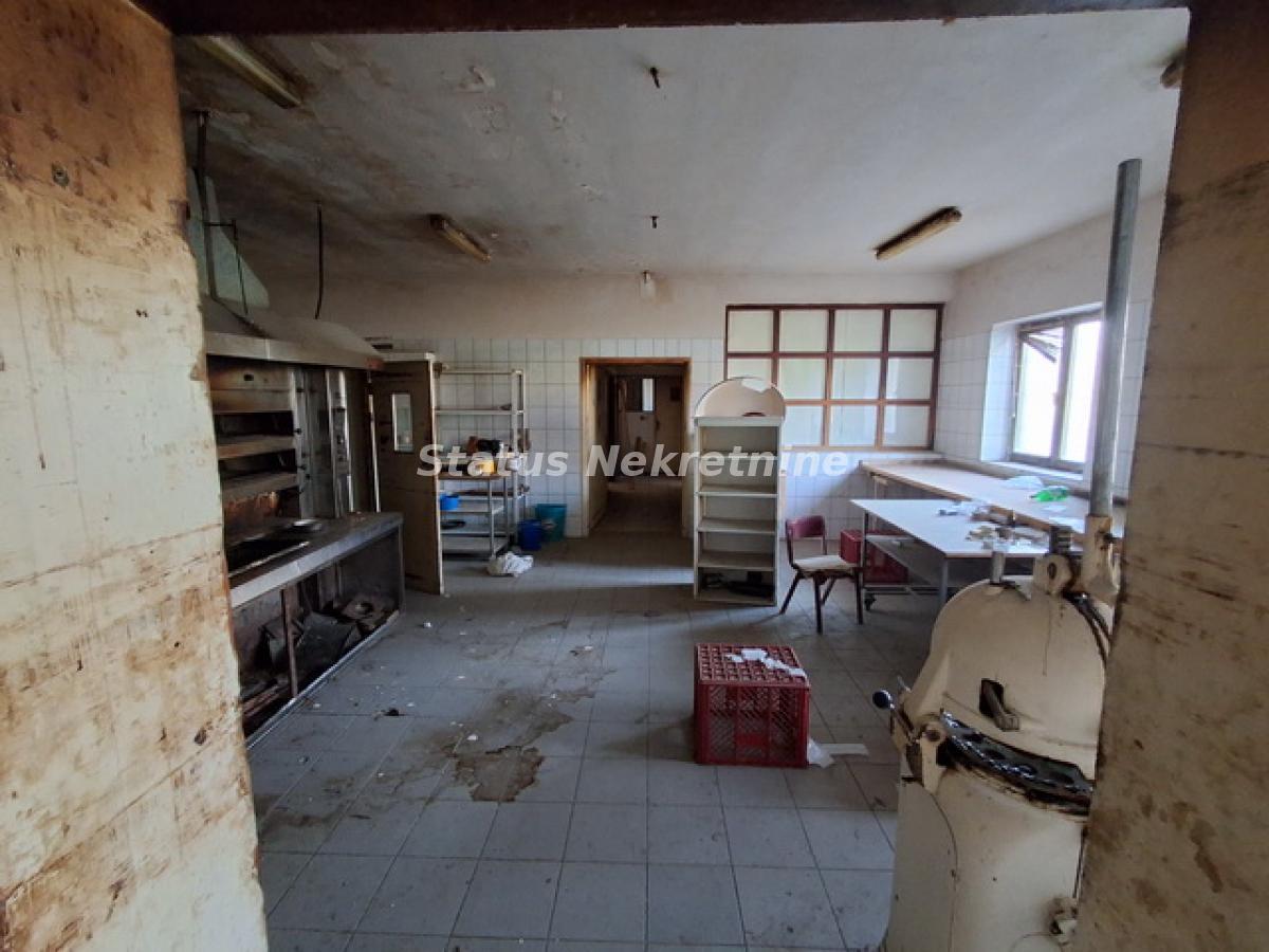 Lokal Prodaja Bečej  434 m2
