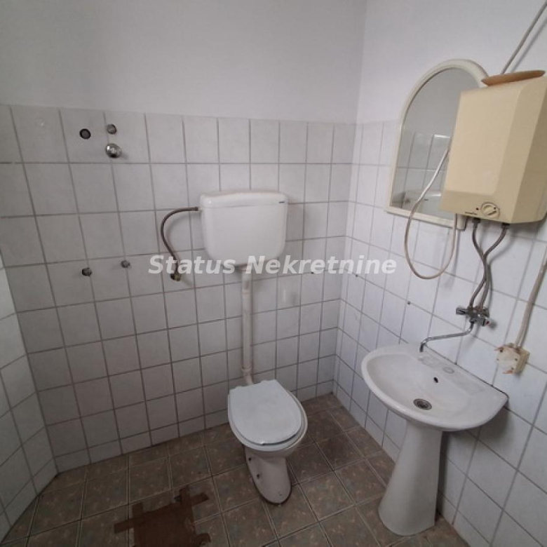 Lokal Izdavanje Novi Sad  90 m2