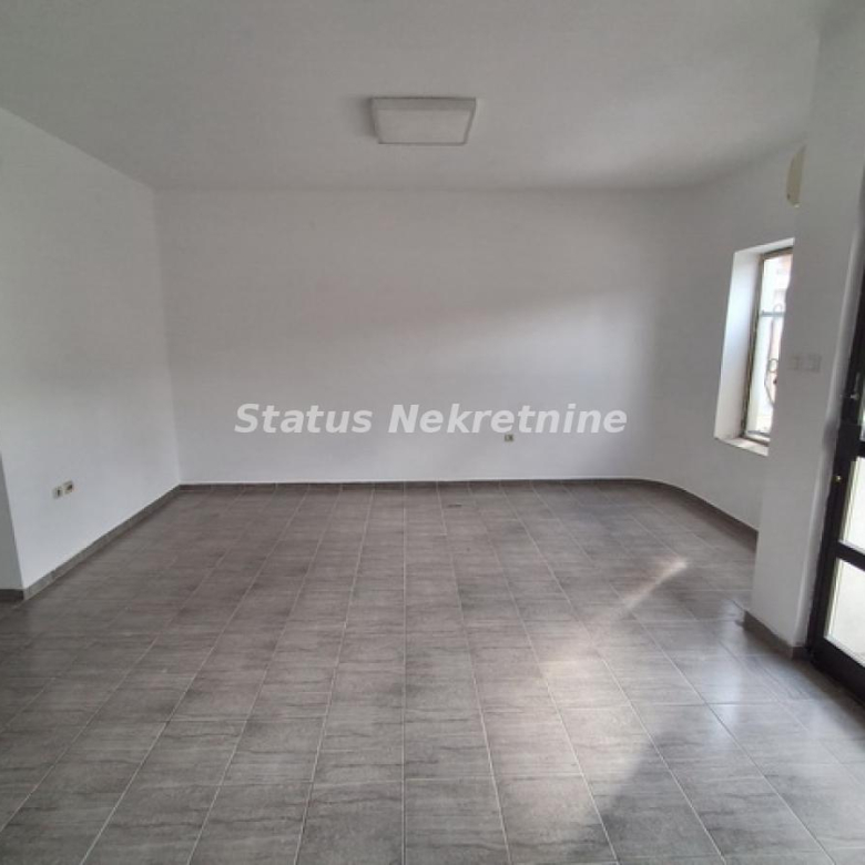 Lokal Izdavanje Novi Sad  90 m2