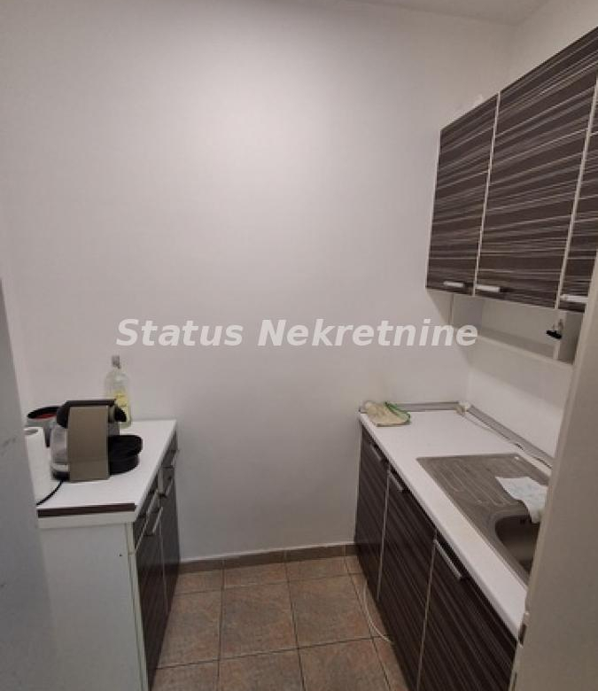 Stan Izdavanje Novi Sad  170 m2