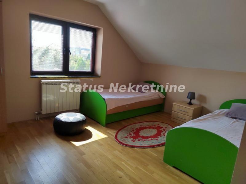 Kuća Izdavanje Novi Sad  200 m2