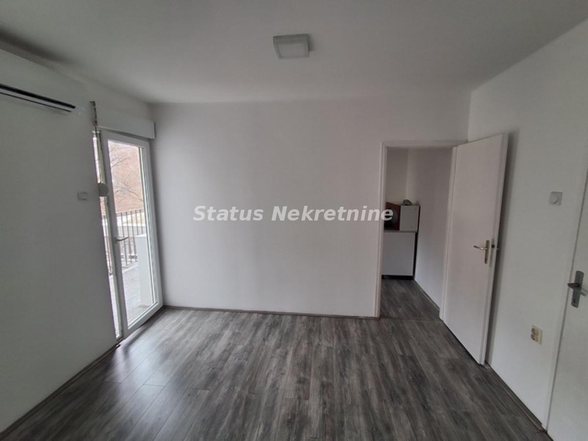 Stan Izdavanje Novi Sad  54 m2