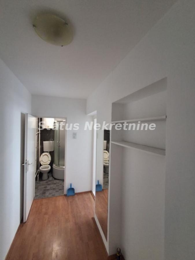 Stan Izdavanje Novi Sad  54 m2