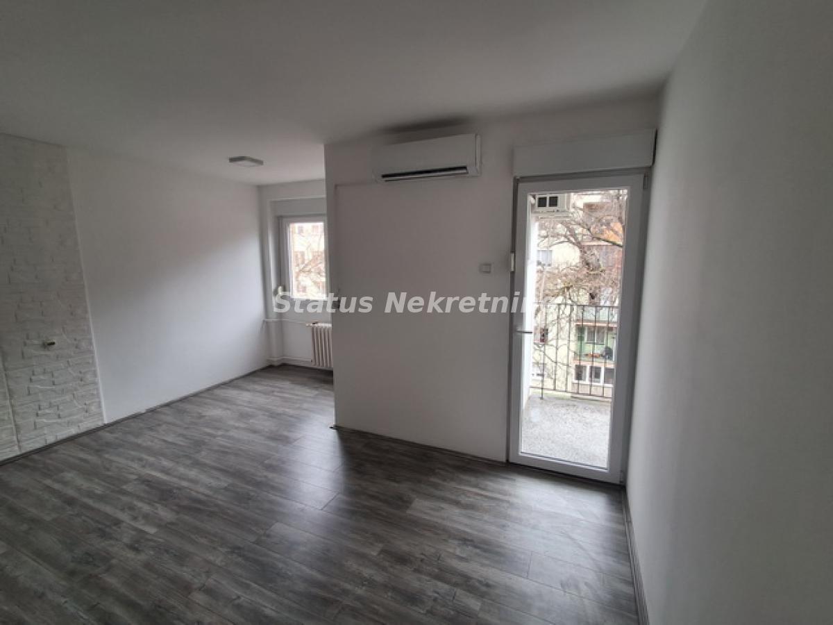 Stan Izdavanje Novi Sad  54 m2