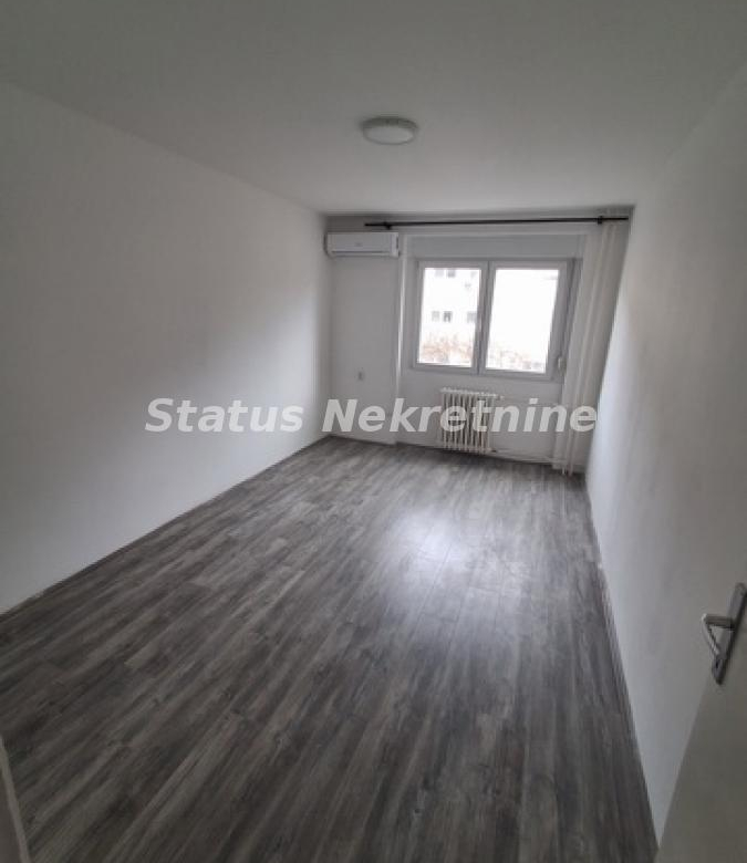 Stan Izdavanje Novi Sad  54 m2