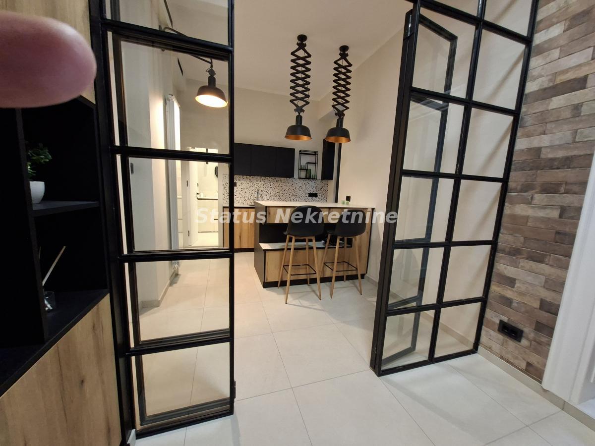 Stan Prodaja Novi Sad  100 m2
