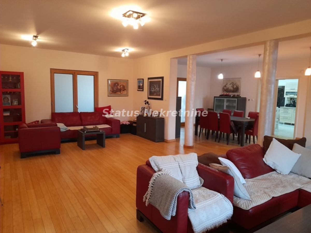 Kuća Prodaja Temerin  440 m2