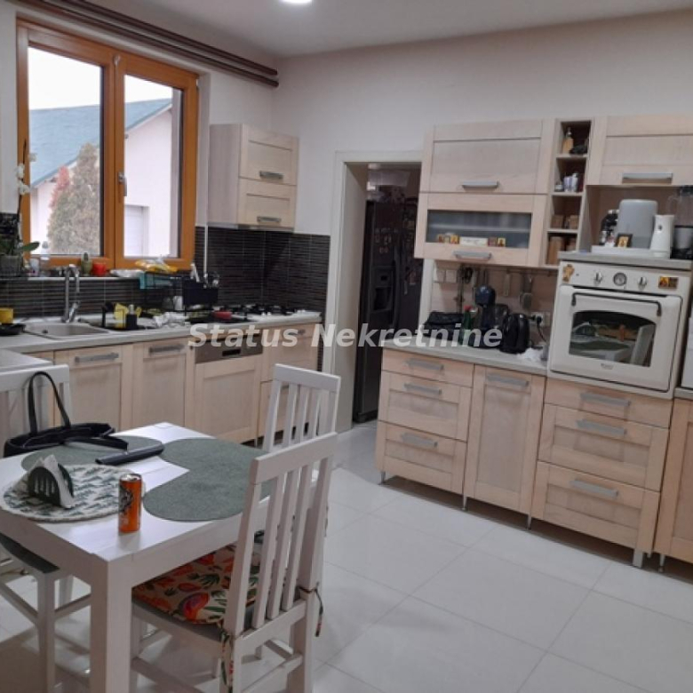 Kuća Prodaja Temerin  440 m2