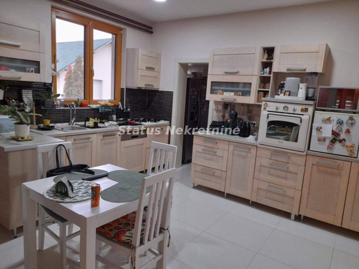 Kuća Prodaja Temerin  440 m2