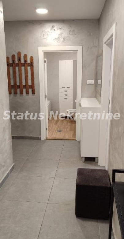 Stan Izdavanje Novi Sad  48 m2