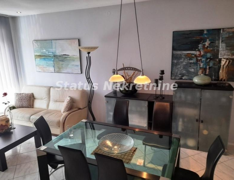 Kuća Prodaja Novi Sad  300 m2