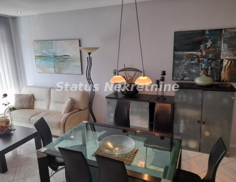 Kuća Prodaja Novi Sad  300 m2