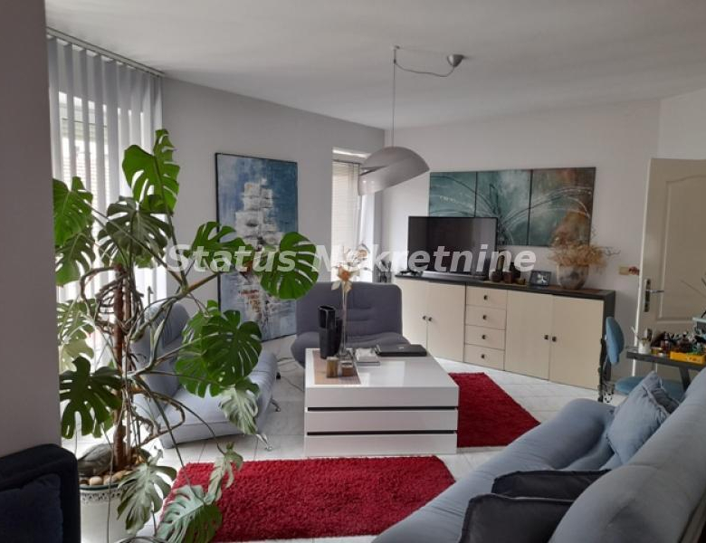 Kuća Prodaja Novi Sad  300 m2