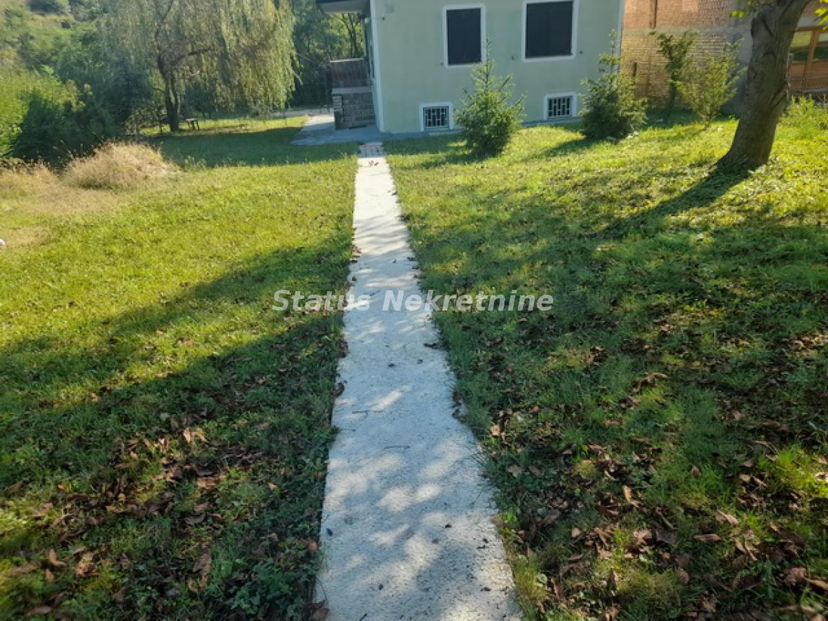 Kuća Prodaja Beočin  246 m2