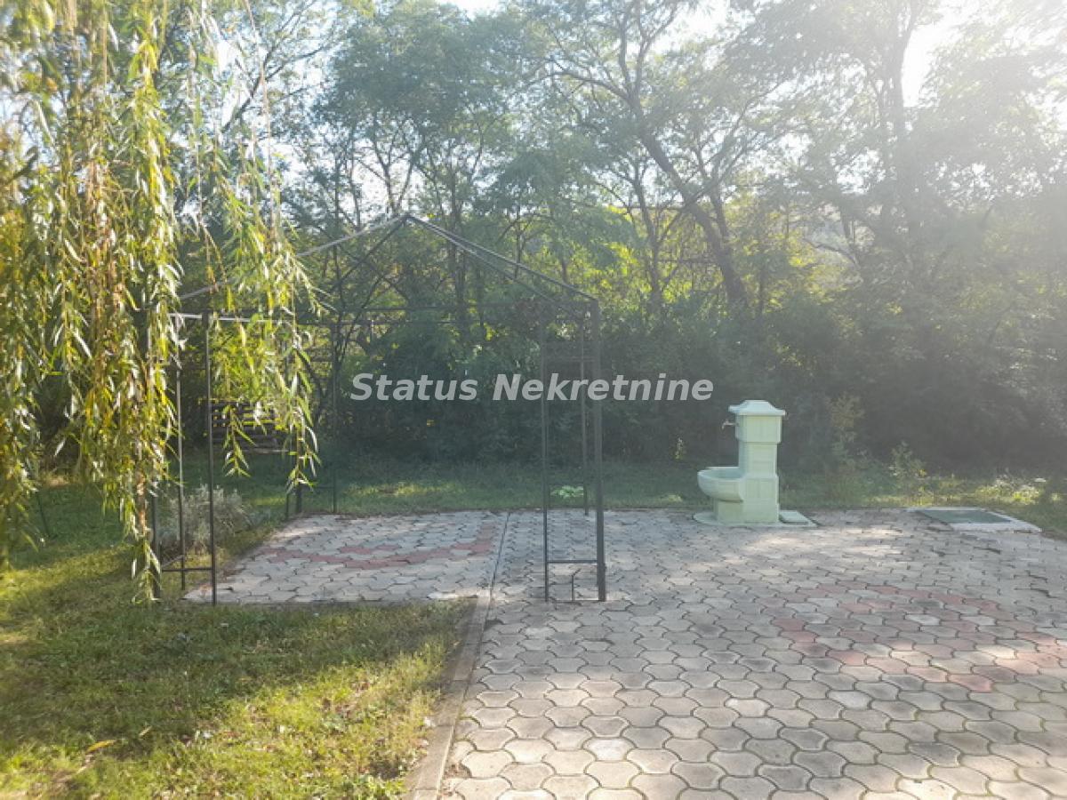 Kuća Prodaja Beočin  246 m2