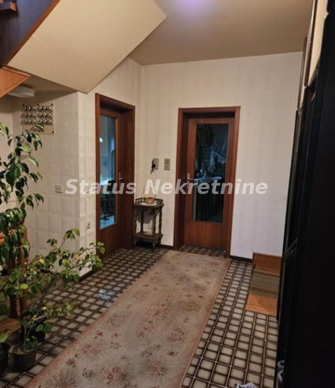 Kuća Prodaja Novi Sad  260 m2