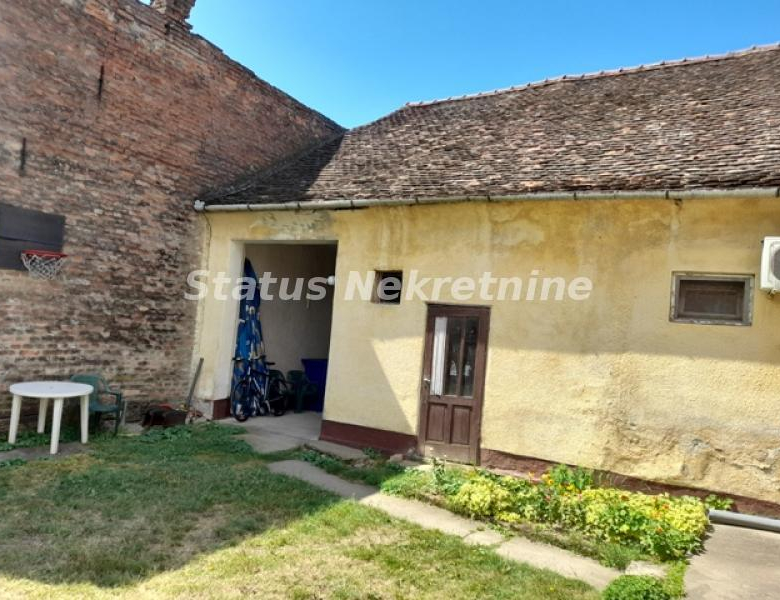 Kuća Prodaja Sremska Mitrovica  230 m2