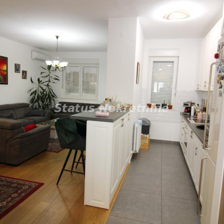 Stan Prodaja Novi Sad  95 m2