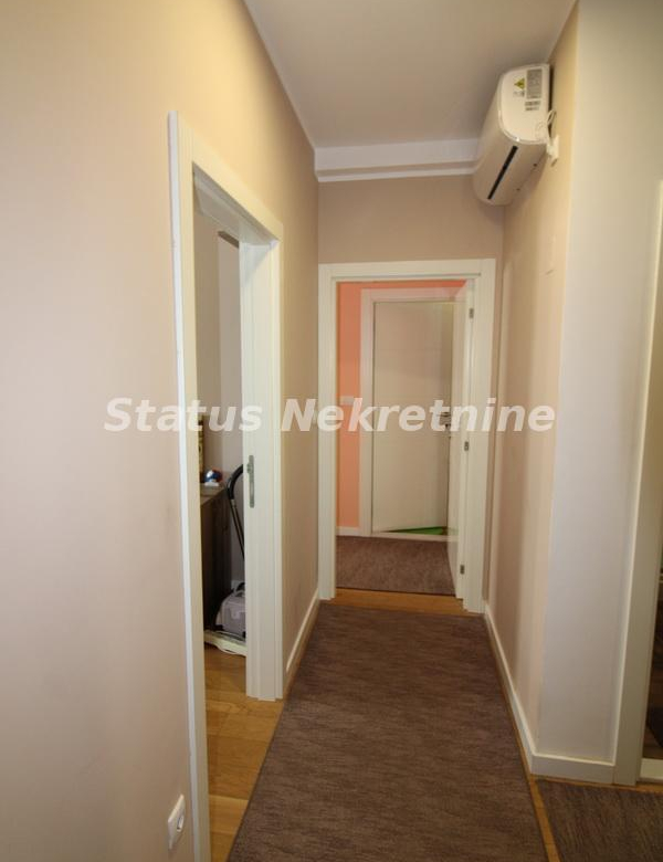 Stan Prodaja Novi Sad  95 m2