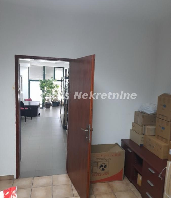 Lokal Prodaja Novi Sad  133 m2