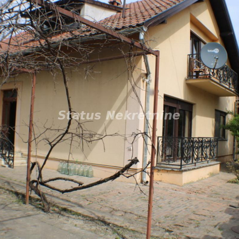 Kuća Prodaja Bečej  120 m2