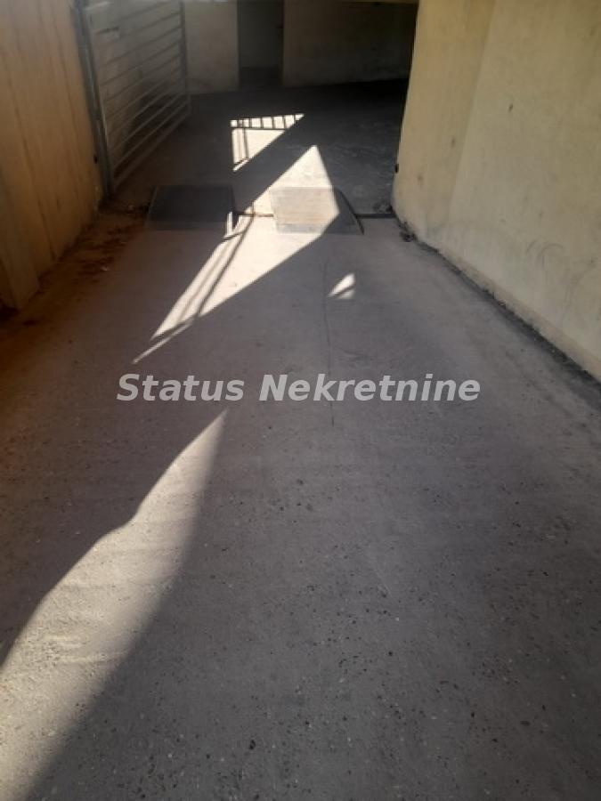 Garaža Izdavanje Novi Sad Garaža Izdavanje Novi Sad 16 m2