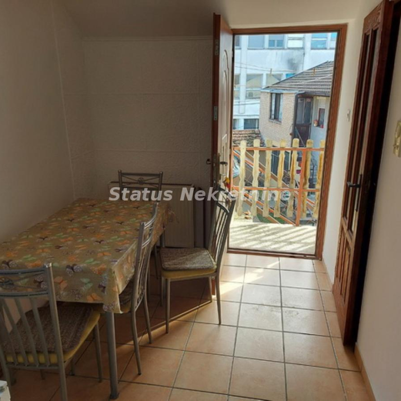 Stan Izdavanje Novi Sad  28 m2
