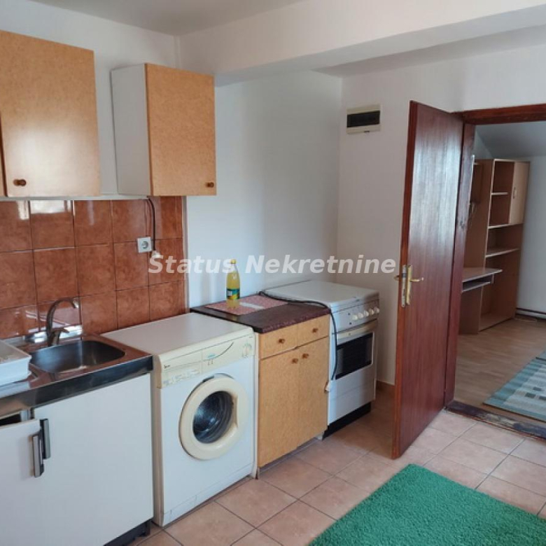 Stan Izdavanje Novi Sad  28 m2