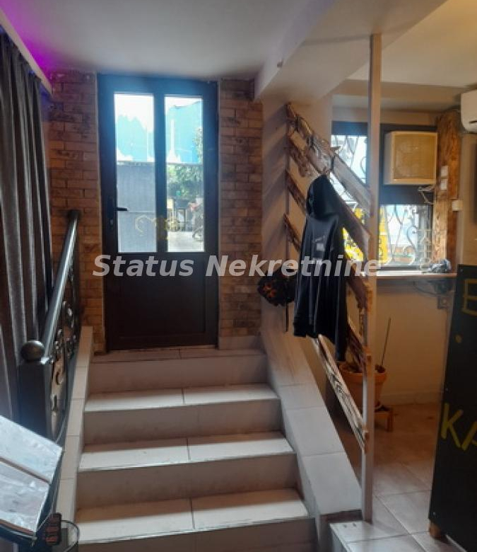 Lokal Izdavanje Novi Sad  66 m2