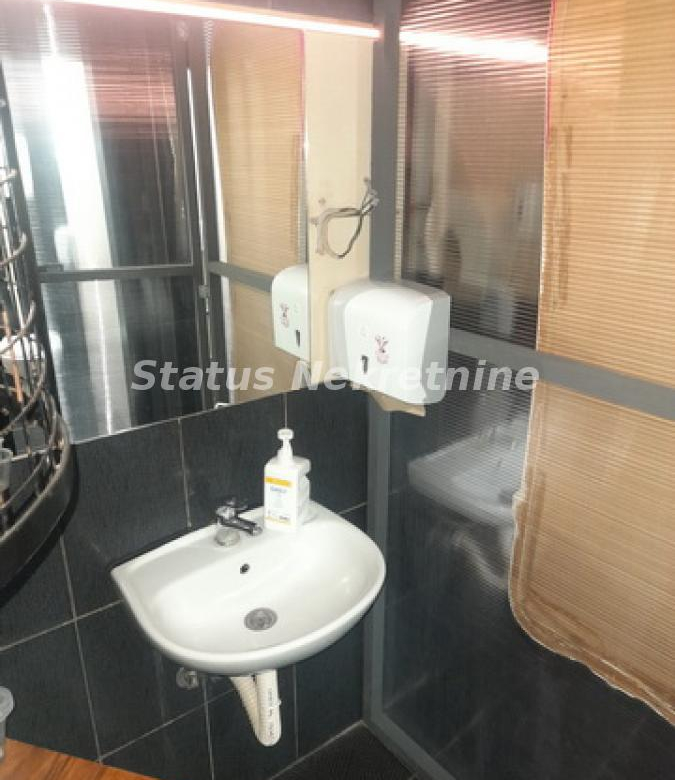 Lokal Izdavanje Novi Sad  66 m2