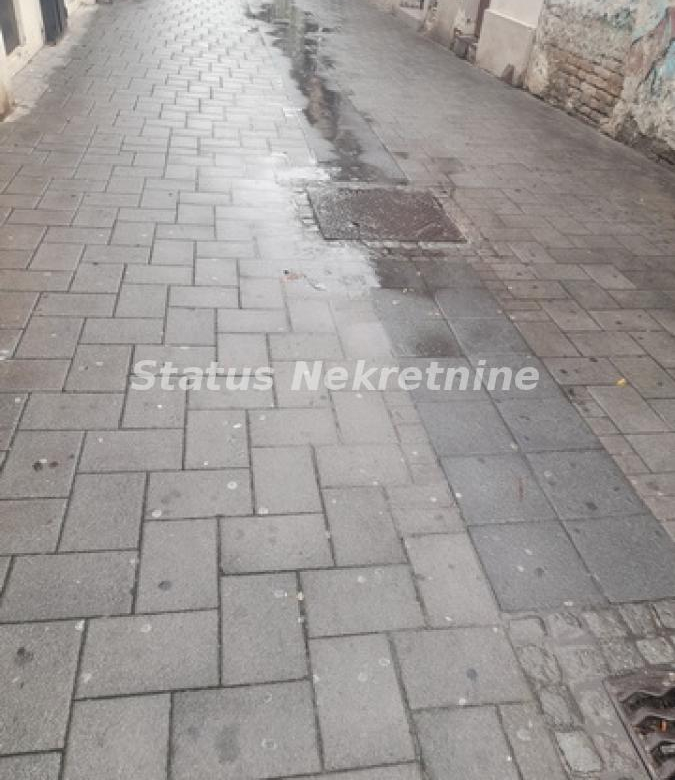Lokal Izdavanje Novi Sad  66 m2