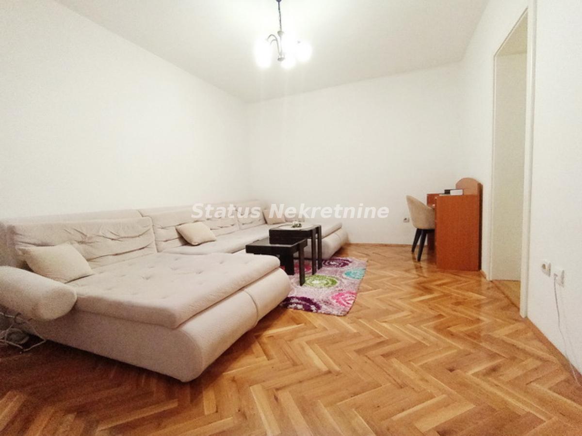 Stan Izdavanje Novi Sad  49 m2