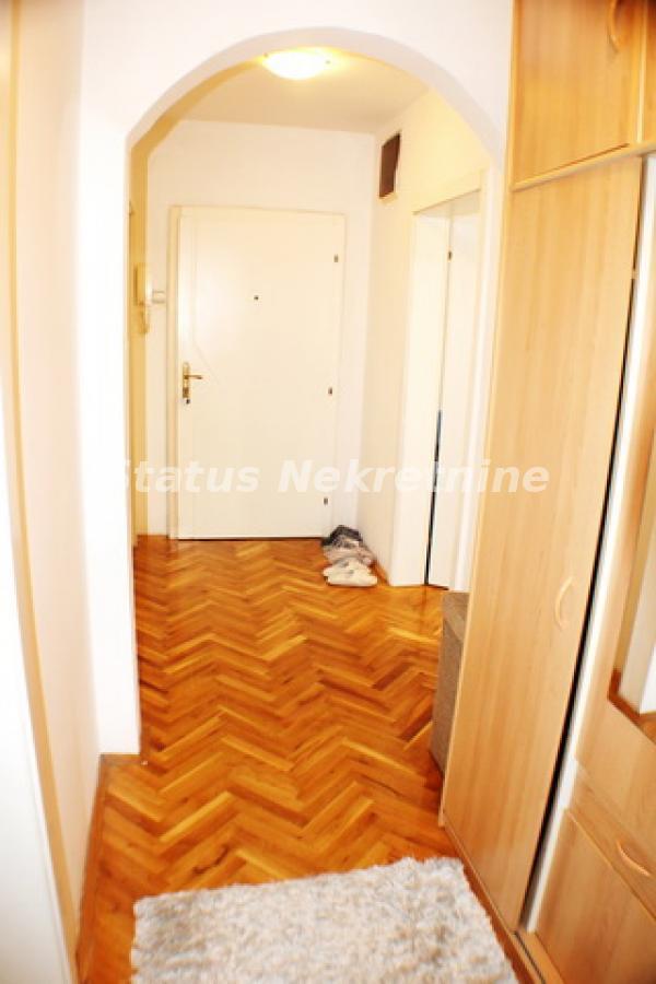 Stan Izdavanje Novi Sad  49 m2