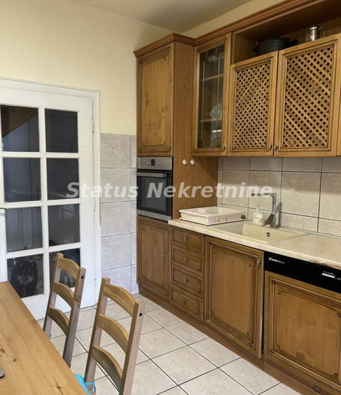 Kuća Izdavanje Novi Sad  320 m2