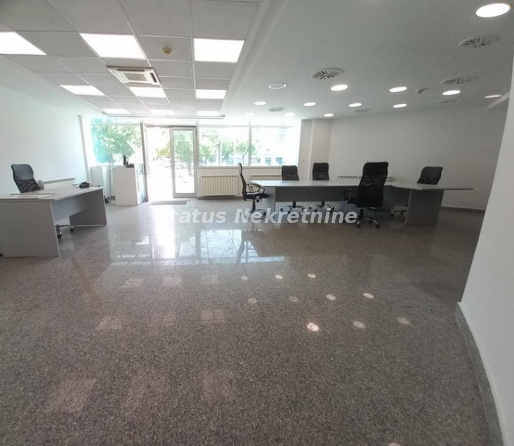 Lokal Prodaja Novi Sad  90 m2