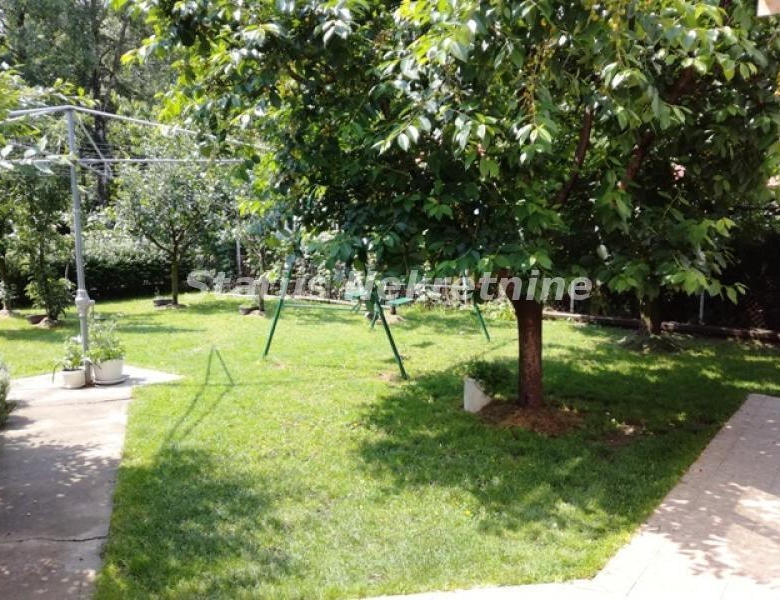 Kuća Prodaja Novi Sad  240 m2
