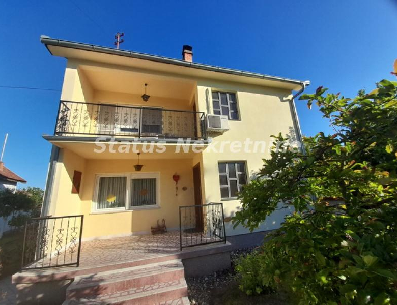 Kuća Prodaja Šid  194 m2