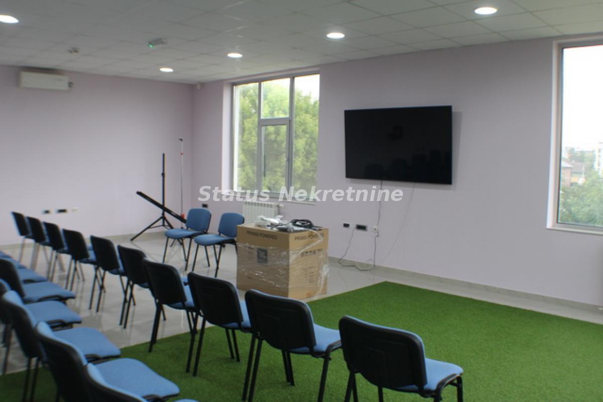 Lokal Izdavanje Novi Sad  273 m2