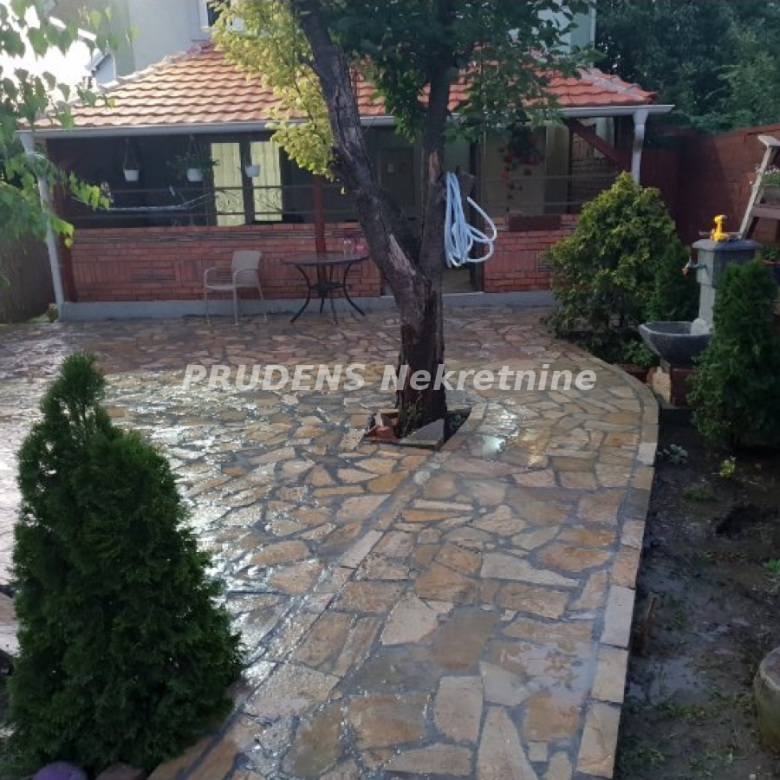Kuća Prodaja Beograd  465 m2