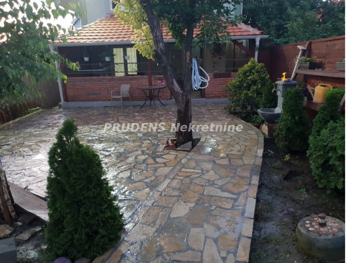Kuća Prodaja Beograd  465 m2