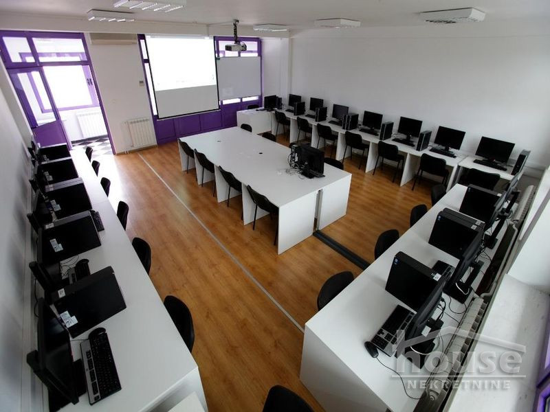 Lokal Izdavanje Novi Sad  500 m2
