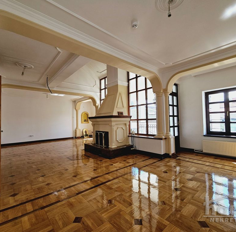 Kuća Izdavanje Novi Sad  950 m2