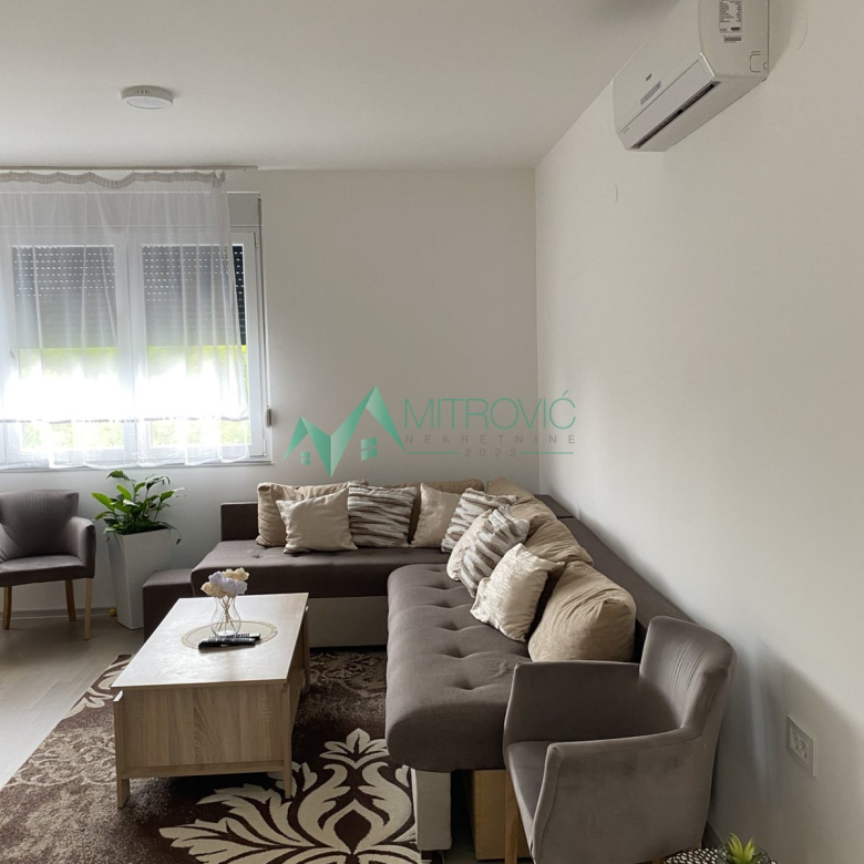 Stan Prodaja Petrovaradin  80 m2